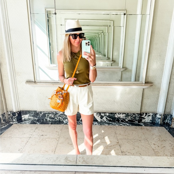 Meet your Posher, Anya - Picture 7 of 16